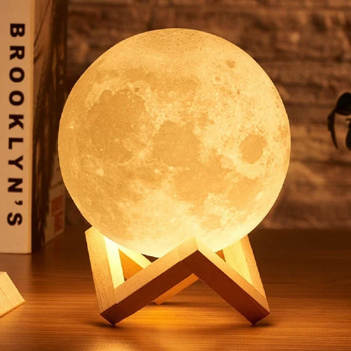 3D Lampa Mesec sa Drvenim Postoljem | USB LED Noćna Lampa
